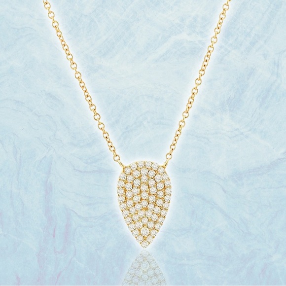 NEW Meghan Markle Inspired Yellow Gold-Filled Inverted Teardrop Pendant Necklace - Picture 1 of 11